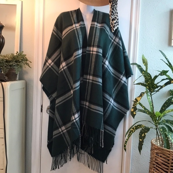 NWOT Lane Bryant Green Plaid Fringe Flannel Wrap Poncho One Size - Picture 3 of 11